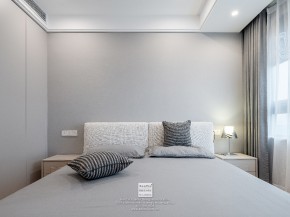 華發(fā)公園首付現代簡約風格復式臥室裝修實景圖